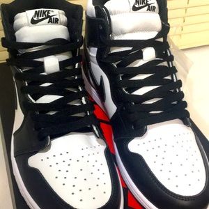 Nike Air Jordan 1 Retro High OG Men’s Size 9 Black/White/Black 555088-01….